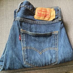 Levi 501 size w 33 l 34